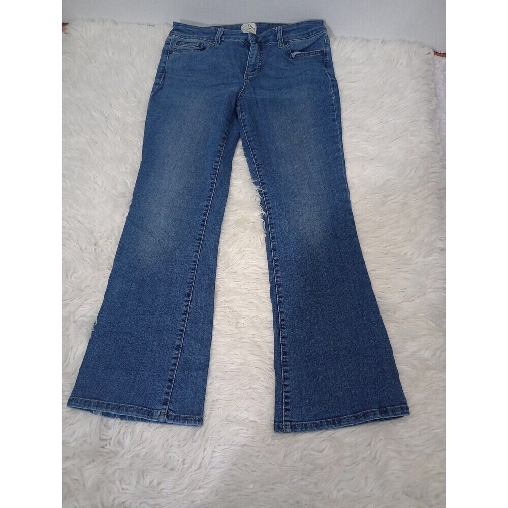 St. John's Bay Woman's Petite Bootcut Leg Light Blue Wash Mid-Rise Jean Sz 10P - Picture 2 of 11